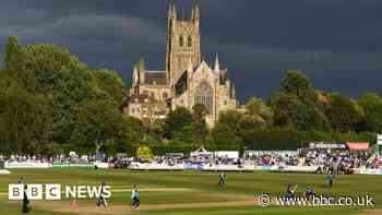 Worcestershire Cricket Club changes food policy after complaints - BBC
