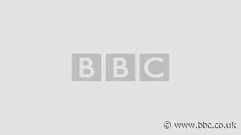 'Street food' fried chicken and coronation sauce recipe - BBC