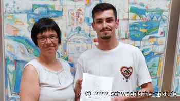 Senior aus brennendem Haus gerettet: Lauchheim ehrt seinen Lebensretter - Schwäbische Post