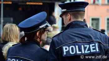 Nach Böhmermann-Experiment: Polizei nimmt Ermittlungen gegen Beamte auf - ZDFheute