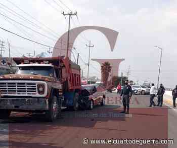 Auto se incrusta en camión de carga, en la Apizaco-Tlaxcala; hay un lesionado - El Cuarto de Guerra