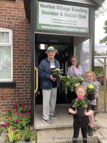 Bolton man sells 350 hanging beds to raise funds for people in Ukraine - The Bolton News