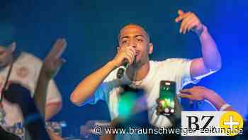 Rapper Dante YN heizt dem Wolfsburger Hallenbad ein