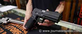 [EN PHOTOS] Ruée sur les armes de poing au Canada avant un possible gel des ventes