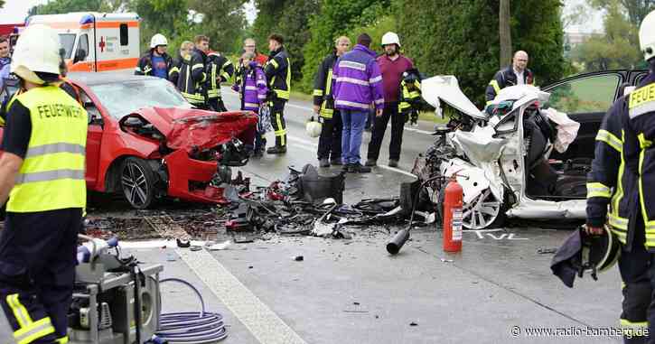 Baby und Rentner sterben bei Frontalzusammenstoß auf B9