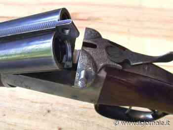 Spara una fucilata al figlio della badante e lo uccide