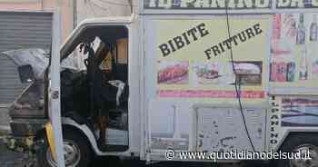 Crotone, incendiato il camion dei panini sul lungomare - Quotidiano del Sud