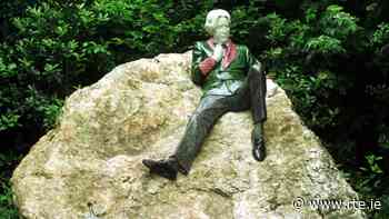 Oscar Wilde statue is Dublin's most popular sculpture - RTE.ie