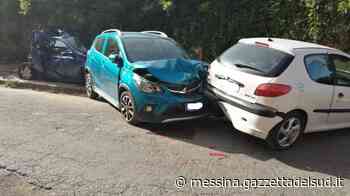 Messina, paura in via Palermo: bus Atm travolge auto in sosta. Distrutti tre mezzi VIDEO - Gazzetta del Sud - Edizione Messina