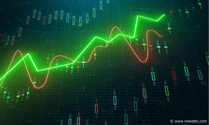 Bitcoin Records 1st Weekly Green Candle In 3 Months – A Start Of A Bull Run?