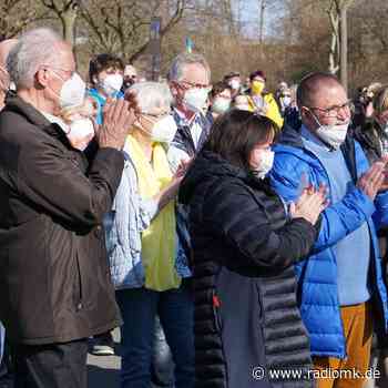 1000 Teilnehmer bei Friedenskundgebung in Iserlohn - Radio MK
