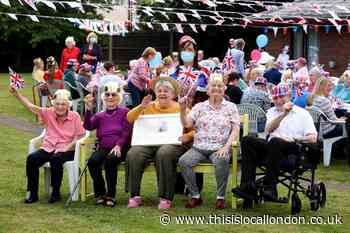 Queen's Platinum Jubilee celebrations in south London - pictures