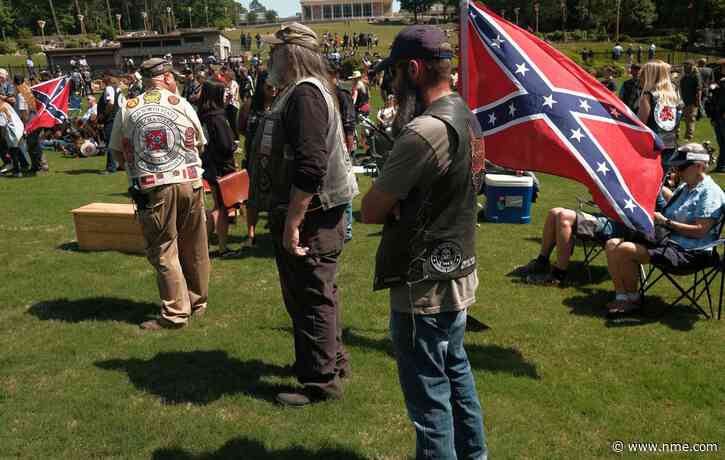 CMA Festival bans confederate flags