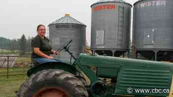 Fewer farmers in Alberta in 2021, but amount of women increasing: StatsCan