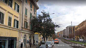 Accoltellato all'inguine alla fermata del bus