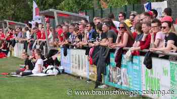 Fußballerinnen des SV Wendessen feiern Bezirkspokalsieg