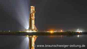 Nasa bringt Raketensystem erneut auf Startplatz