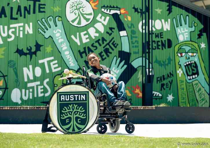 Texas neighbors rally to raise $30K for family needing wheelchair van