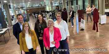 Euskirchen: Ausstellung „Was ich anhatte“ eröffnet im Kreishaus - Kölnische Rundschau