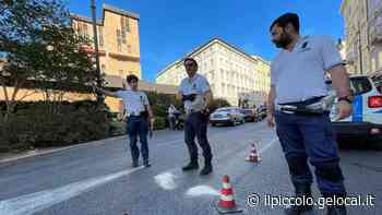 Incidente in largo Barriera, due persone all’ospedale - Il Piccolo