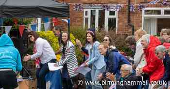 Dancing in the streets of Sutton Coldfield as Roughley Road celebrates the Platinum Jubilee - Birmingham Live