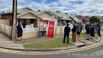 Live: Australian households could be under 'extraordinary pressure' after RBA raises cash rate