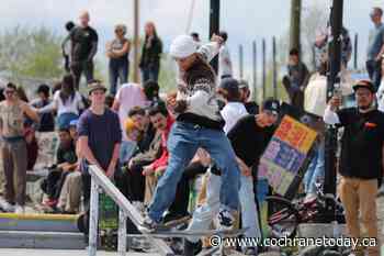 GALLERY: Skateboarders tear it up at Shredz Fest in Cochrane - Cochrane Today