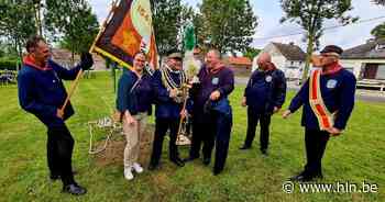 Tom Valcke schiet hoofdvogel af tijdens koningschieting Sint-Pietersgilde - Het Laatste Nieuws
