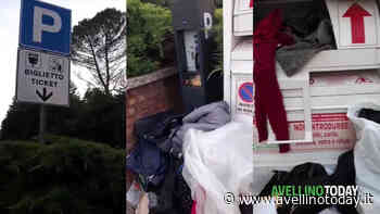 Atripalda, parchimetro sommerso dai rifiuti: le immagini della vergogna - AvellinoToday