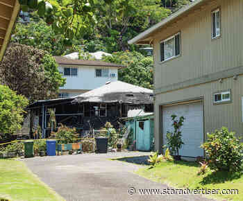 Pauoa house fire kills 2, injures 1