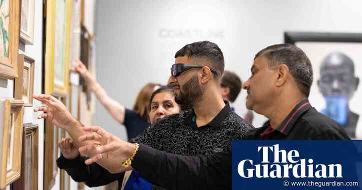 ‘It’s weird’: a day at the museum helping colour-blind guests see pink