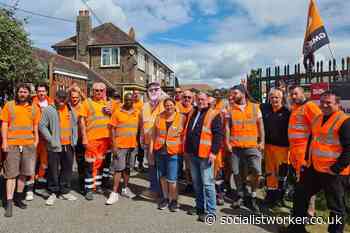 Wealden bin workers' battle + Coventry HGV2 + round up - Socialist Worker