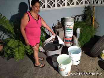 Madruga familia para recolectar agua en la colonia Loma Linda en Monterrey - Telediario CDMX