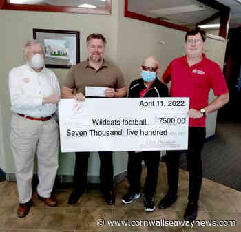 Kinsmen donate to Cornwall Minor Football - Cornwall Seaway News