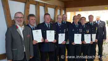Neuer Kommandant und Stellvertreter - Die Feuerwehr Obertaufkirchen stellt sich jünger auf 