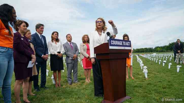 Giffords renews calls for gun reform after Uvalde: 'Now is the time to come together'