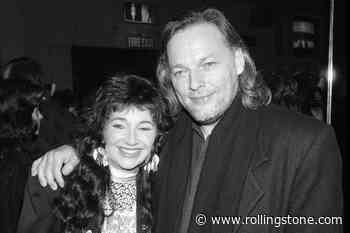 See Kate Bush Play Her Surprise 2022 Hit With David Gilmour in 1987