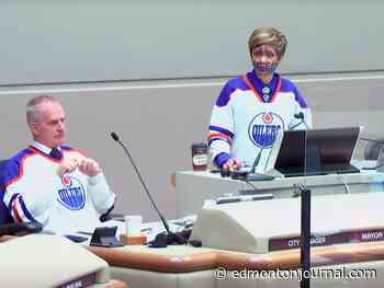 A bet is a bet: Calgary mayor dons Oilers colours after Battle of Alberta series loss