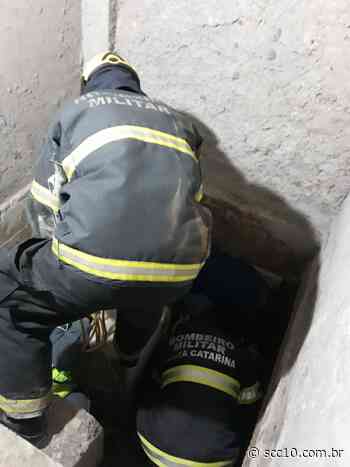 Homem cai em fosso de elevador e fica ferido em Fraiburgo - SCC10