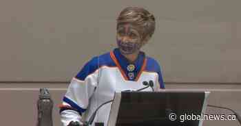 Calgary council pays off Battle of Alberta bet; cities team up to help kids with cancer