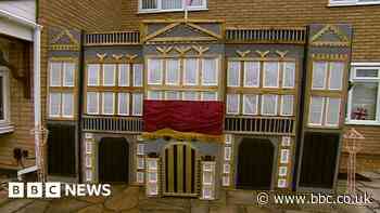 Replica Buckingham Palace built for Nuneaton Jubilee party