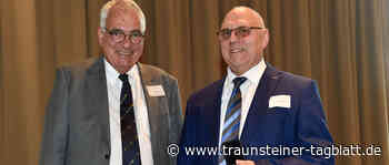 Traunstein: Steuerberaterkammer München ehrt langjährige Mitglieder – Goldene Ehrennadel für Reinhold Obermaier - Traunsteiner Tagblatt