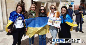 Matera, comunità ucraina a lavoro per pulire la nostra città: “Vogliamo ringraziare l'accoglienza dei materani”. Ecco la bella iniziativa - Matera News