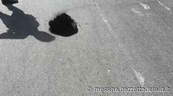 Messina, cede l'asfalto in via Sant'Agostino. Chiusa la strada tra via XXIV Maggio e piazza Antonello - Gazzetta del Sud - Edizione Messina