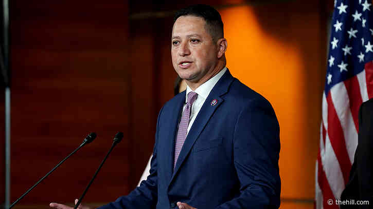 Lawmakers hold moment of silence on House floor to honor Uvalde victims