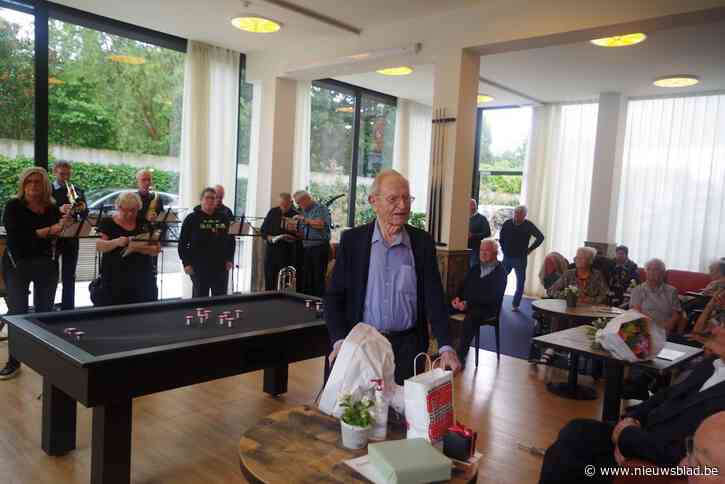 Concordia brengt serenade aan erevoorzitter Luc De Knijf en jubilerende ereleden