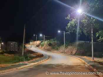 Prefeitura do Crato instala iluminação pública na nova Av. que liga os bairros Mutirão e Pantanal - Flavio Pinto News