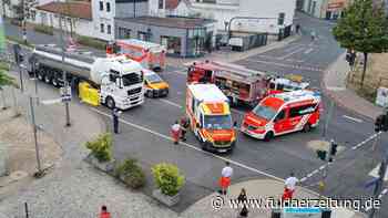 Tödlicher Unfall in Bad Hersfeld: Lkw erfasst Seniorin - Fahrer erleidet Schock - Fuldaer Zeitung