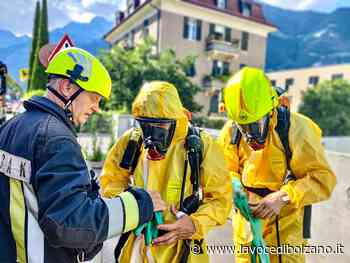 Merano, fuoriuscita di perossido di idrogeno nella lavanderia della Croce Rossa: allertati i Vigili del Fuoco - La Voce di Bolzano