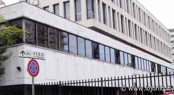 "IL TRIBUNALE DI TARANTO E' UNA FORNACE", LA PROTESTA - Lo Jonio